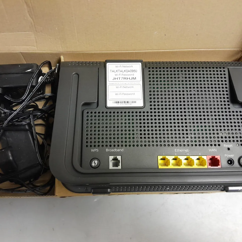 BOXED TALKTALK WIFI HUB 