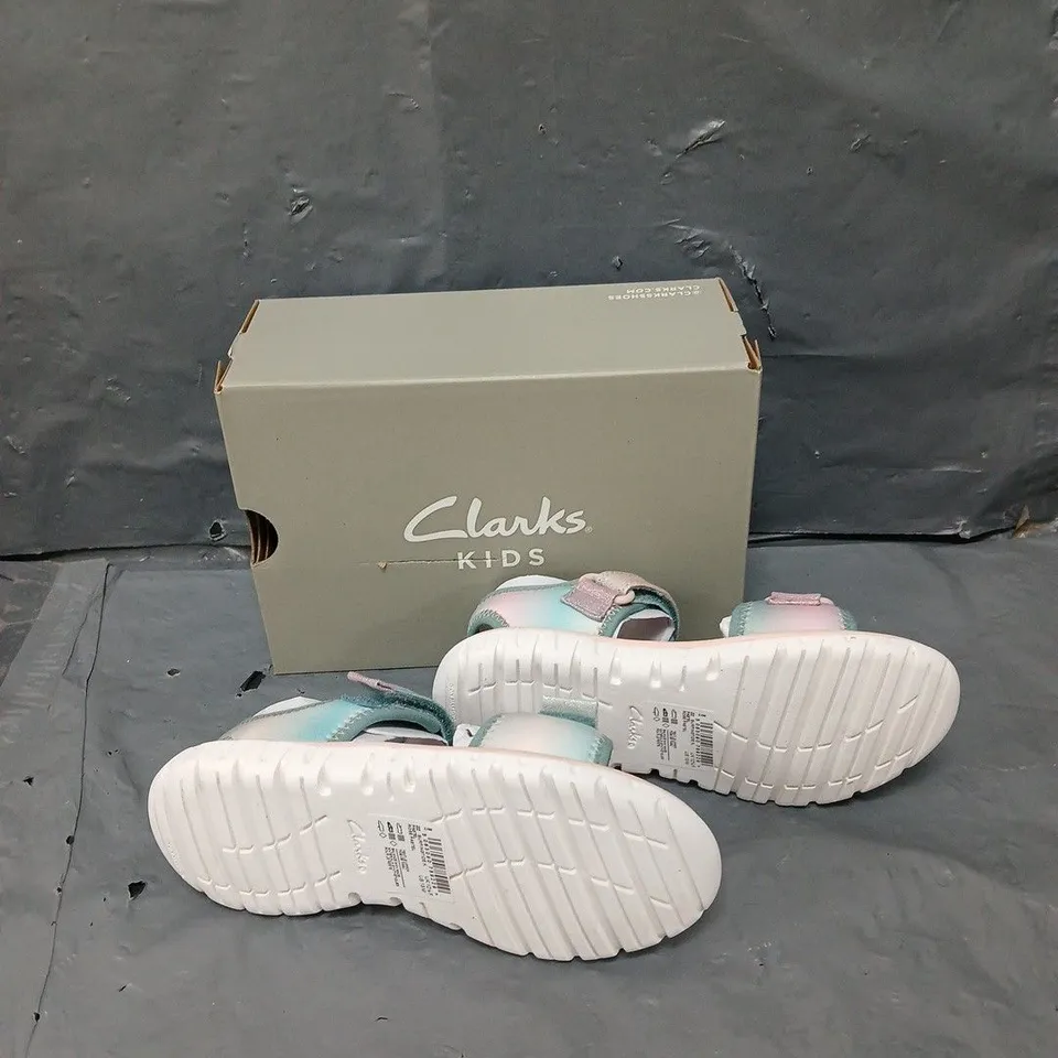BOXED PAIR OF CLANKS KIDS SURFIDE TIDE PASTEL SANDAL - UK 12 1/2 