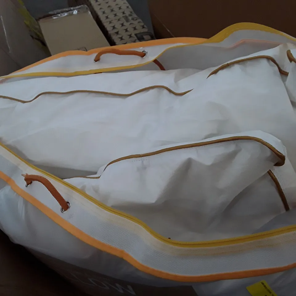 BAGGED SET OF 2 LUXURY GOOSE FEATHER AND DOWN PILLOW 