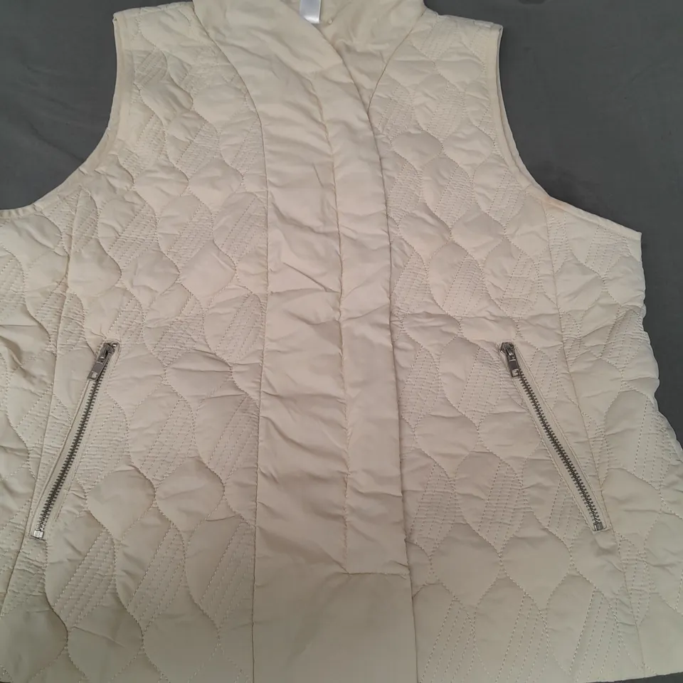 MARLA WYNNE QUILTED GILET IN CREAM - XL