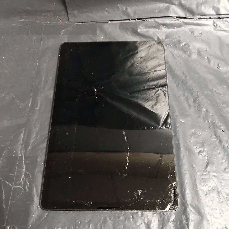SAMSUNG GALAXY A9+ TAB SM-X216B 64GB – CRACKED SCREEN, UNLOCKED
