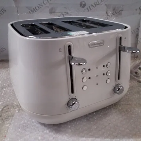 BOXED DĒLONGHI ECLETTICA 4 SLICE TOASTER - WHITE