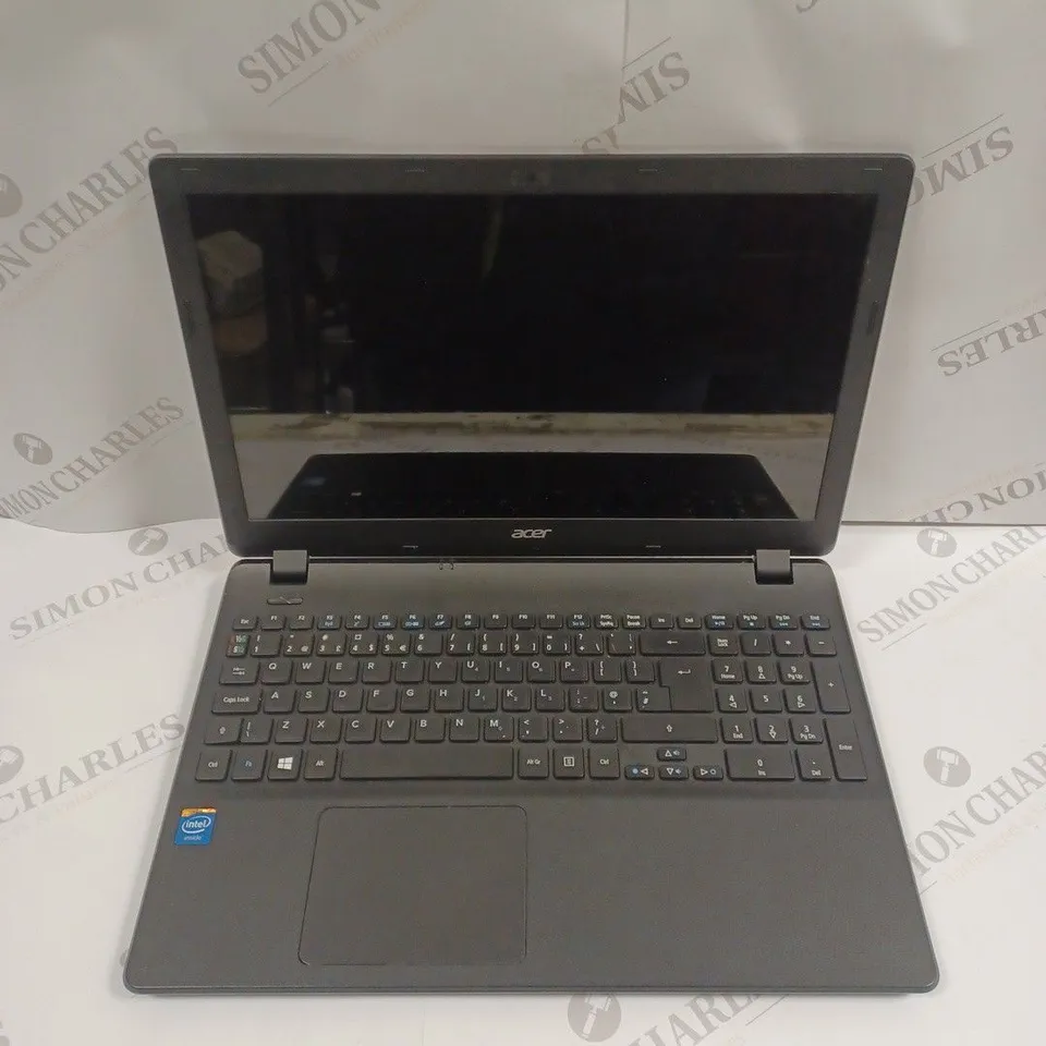 ACER ASPIRE ES1 LAPTOP IN BLACK