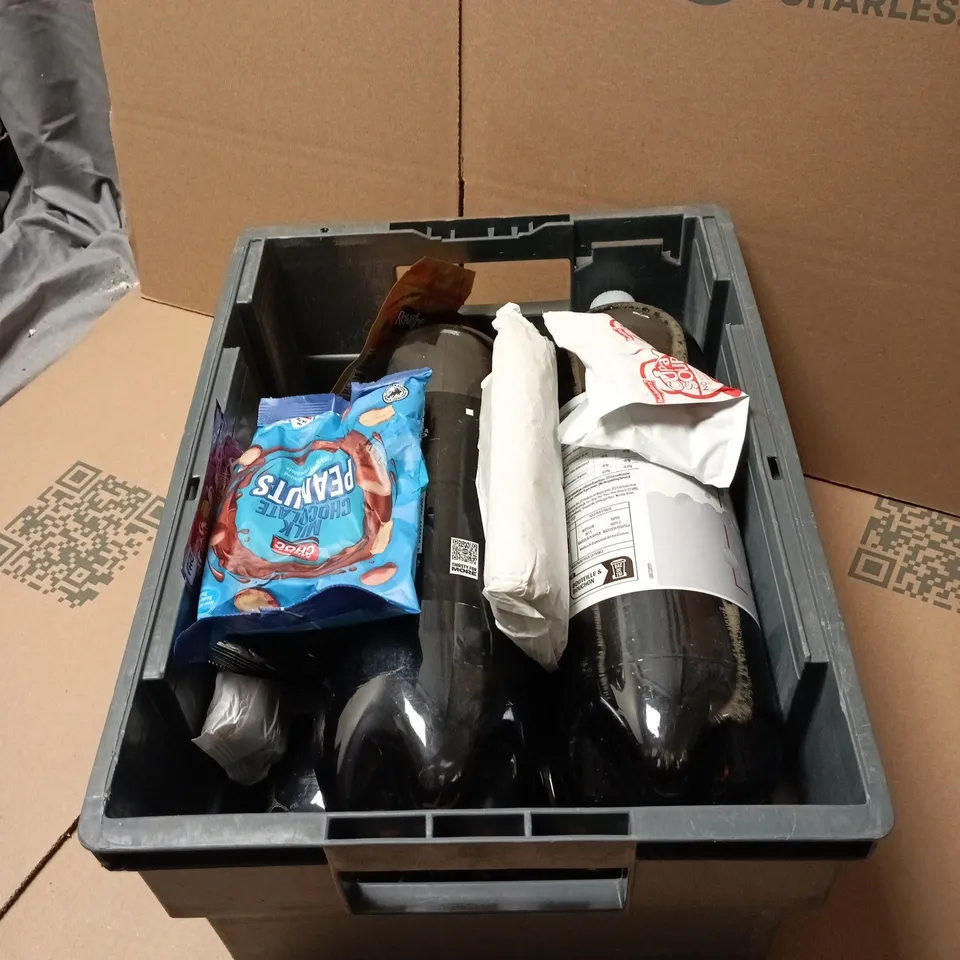 TOTE OF APPROXIMATELY 10 ASSORTED FOOD/DRINK ITEMS TO INCLUDE PEPSI MAX 2L, DIET COLA 2L, CHOCOLATE PEANUTS ETC
