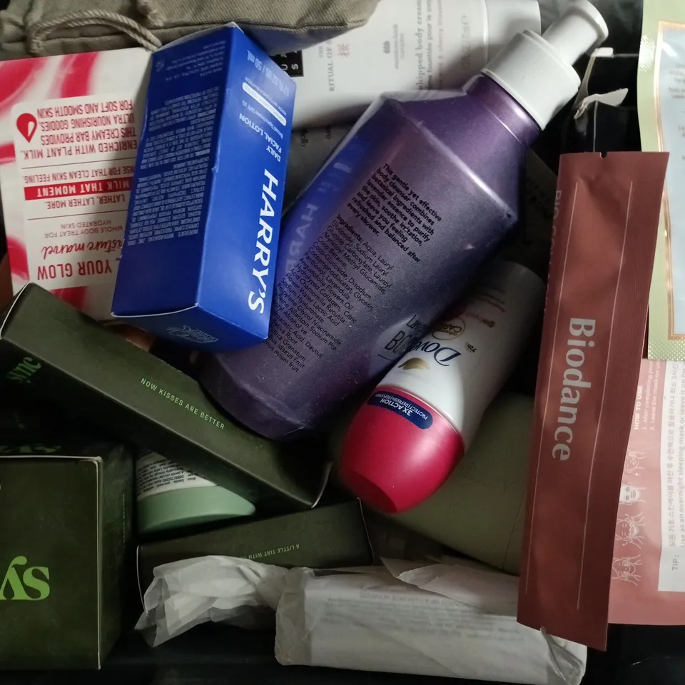 APPROXIMATELY 20 ASSORTED COSMETIC ITEMS TO INCLUDE AVEENO, BAILI, KHANI, ETC - COLLECTION ONLY