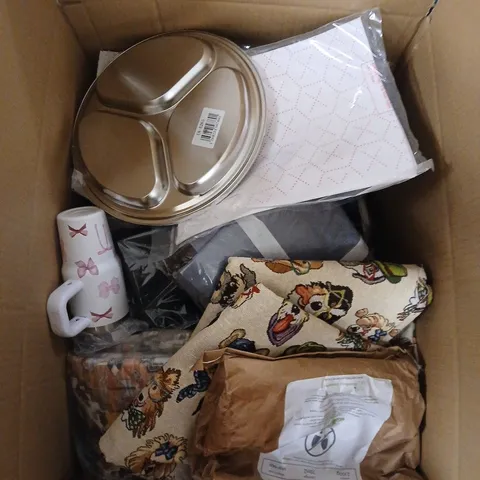 APPROXIMATELY 15 ASSORTED HOUSEHOLD PRODUCTS TO INCLUDE DRINKING FLASK , THROWS AND PET BOWL