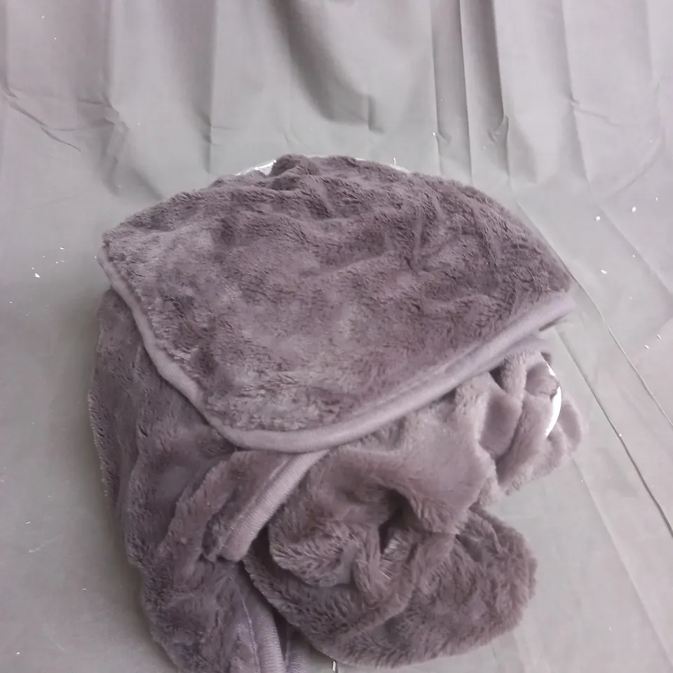 COZEE HOME VELVETSOFT HEATED THROW IN GREY