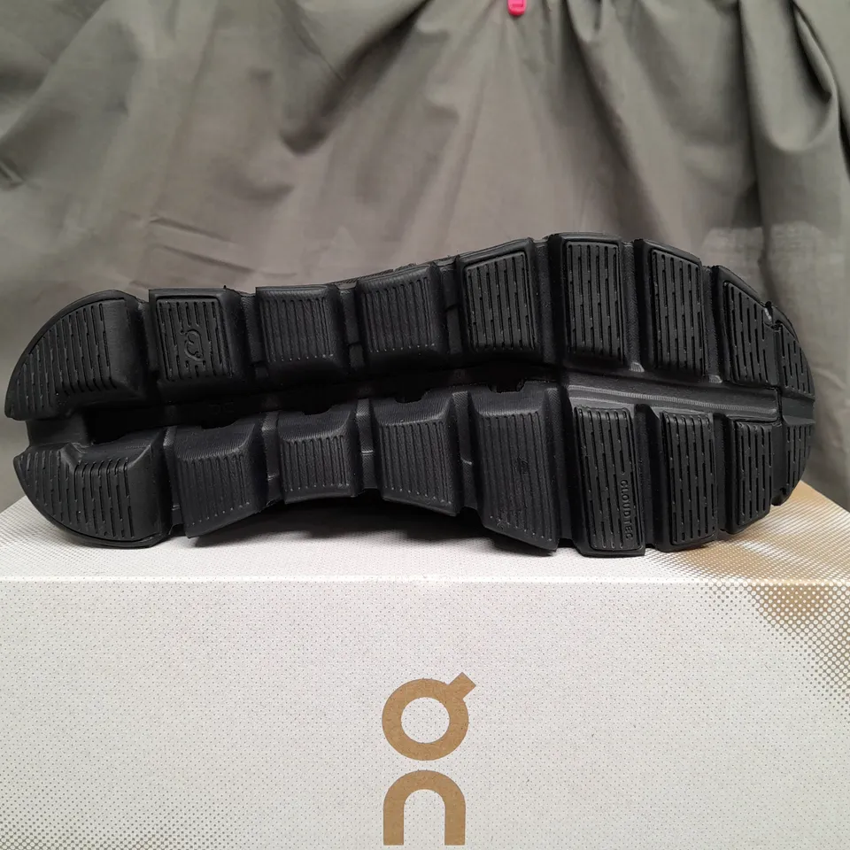 BOXED ONCLOUD CLOUD 5 WATERPROOF BLACK TRAINERS - WOMENS UK 5 