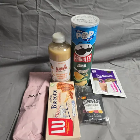 APPROXIMATELY 5 ASSORTED FOOD &DRINK ITEMS TO INCLUDE - CRISPS, BISCUITS AND GRIND  - COLLECTION ONLY