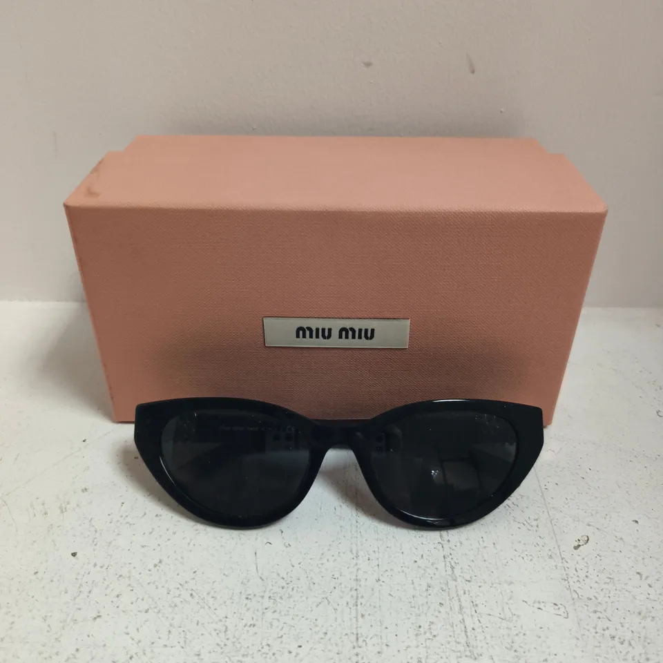 BOXED MIU MIU SMU A04 BUTTERFLY SUNGLASSES IN BLACK