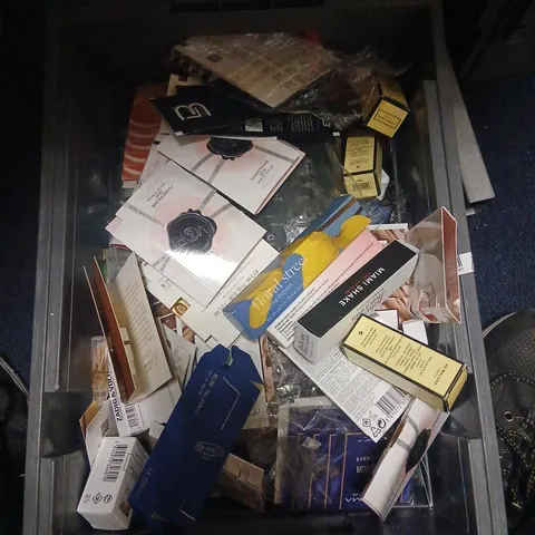 LARGE QUANTITY OF ASSORTED TESTER AND SAMPLE FRAGRANCES