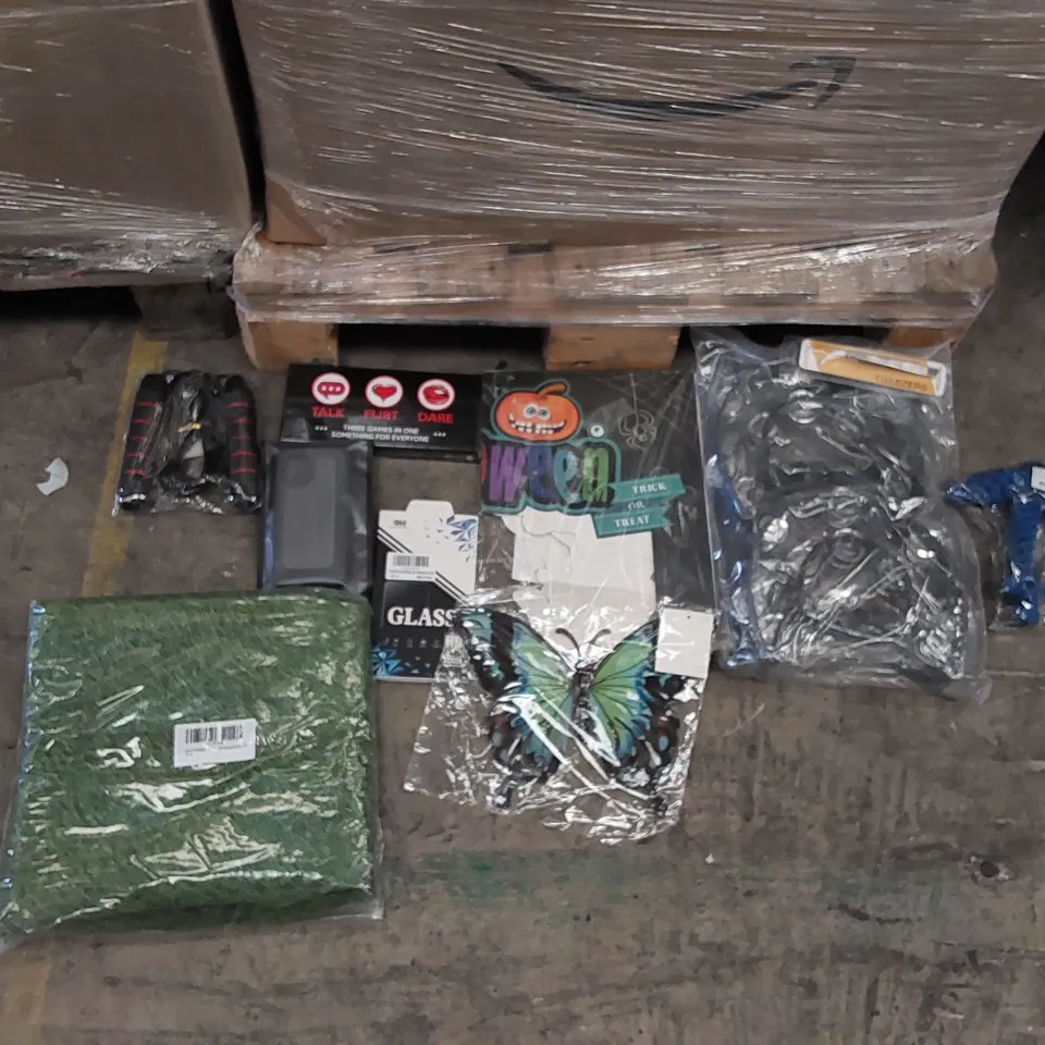 PALLET OF ASSORTED ITEMS INCLUDING: TAMBOURINES, SKIPPING ROPE, GLASS PHONE SCREEN PROTECTOR, PHONE CASE, ROMANTIC CARD GAME, TWEEZERS,DOG TOY, ARTIFICIAL GRASS MAT, HALLOWEEN PHOTO BOOTH FRAME