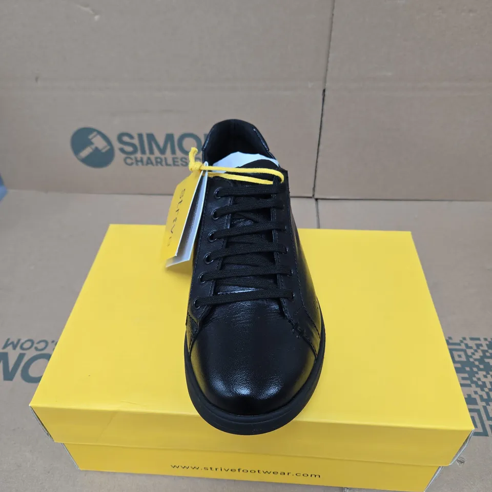 BOXED PAIR OF STRIVE DAKOTA SHOES IN ALL BLACK SIZE UK 5