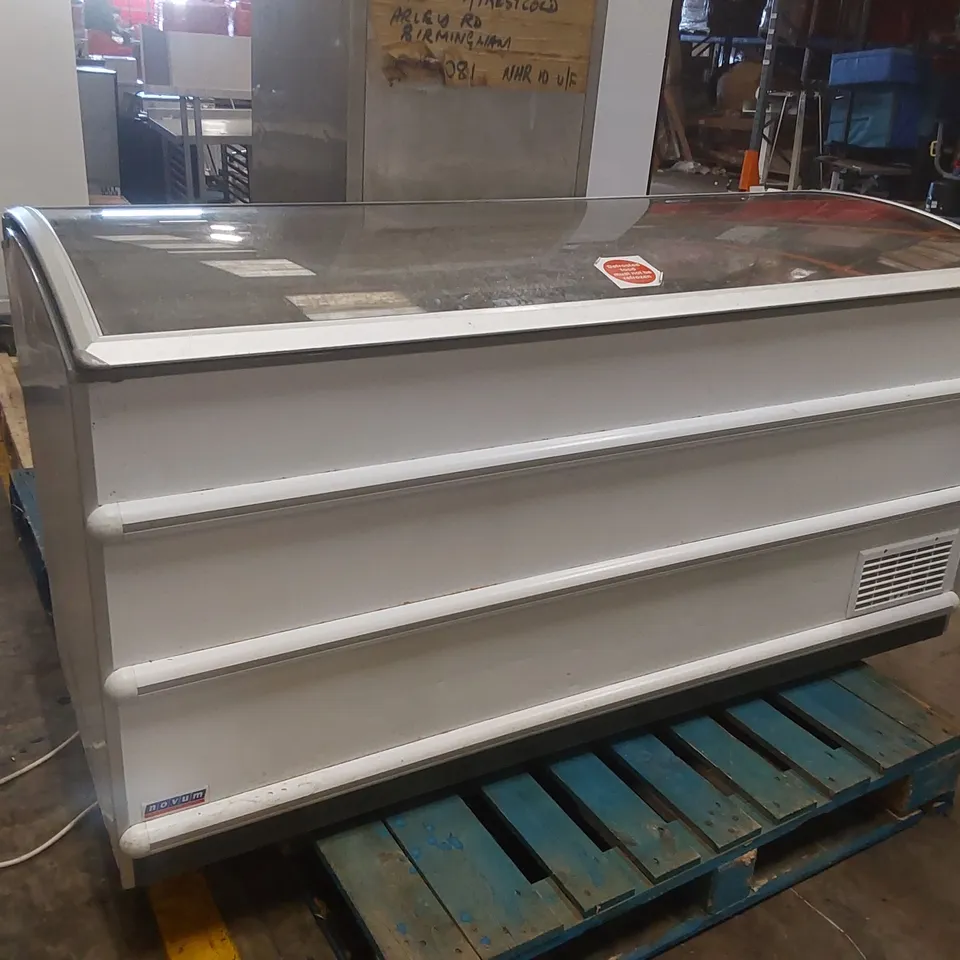 NOVUM 601L GLASS TOP CHEST FREEZER
