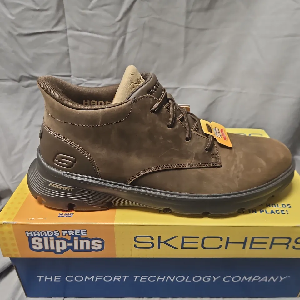 BOXED SKECHERS ARCH FIT GARZA RIDLEY BROWN NUBUCK BOOTS – UK 9 / US 10 (MEN) – NEW WITH TAGS