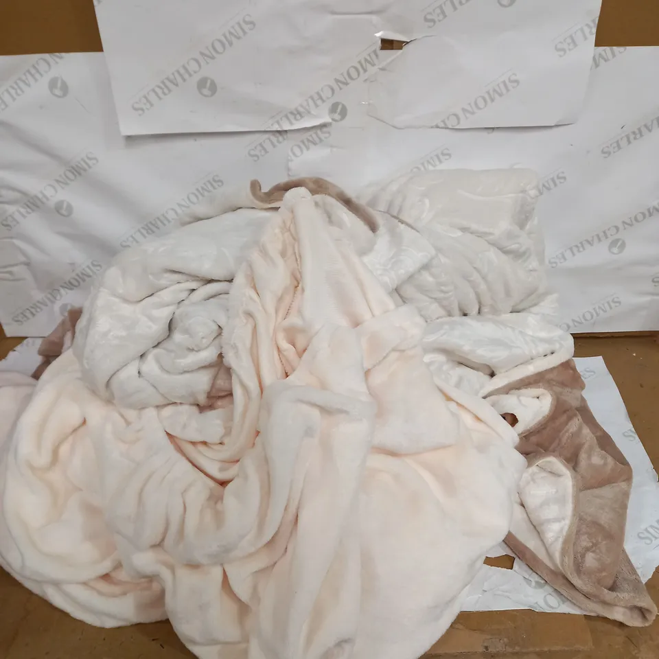 COZEE HOME ROSE KING SIZE DUVET SET 