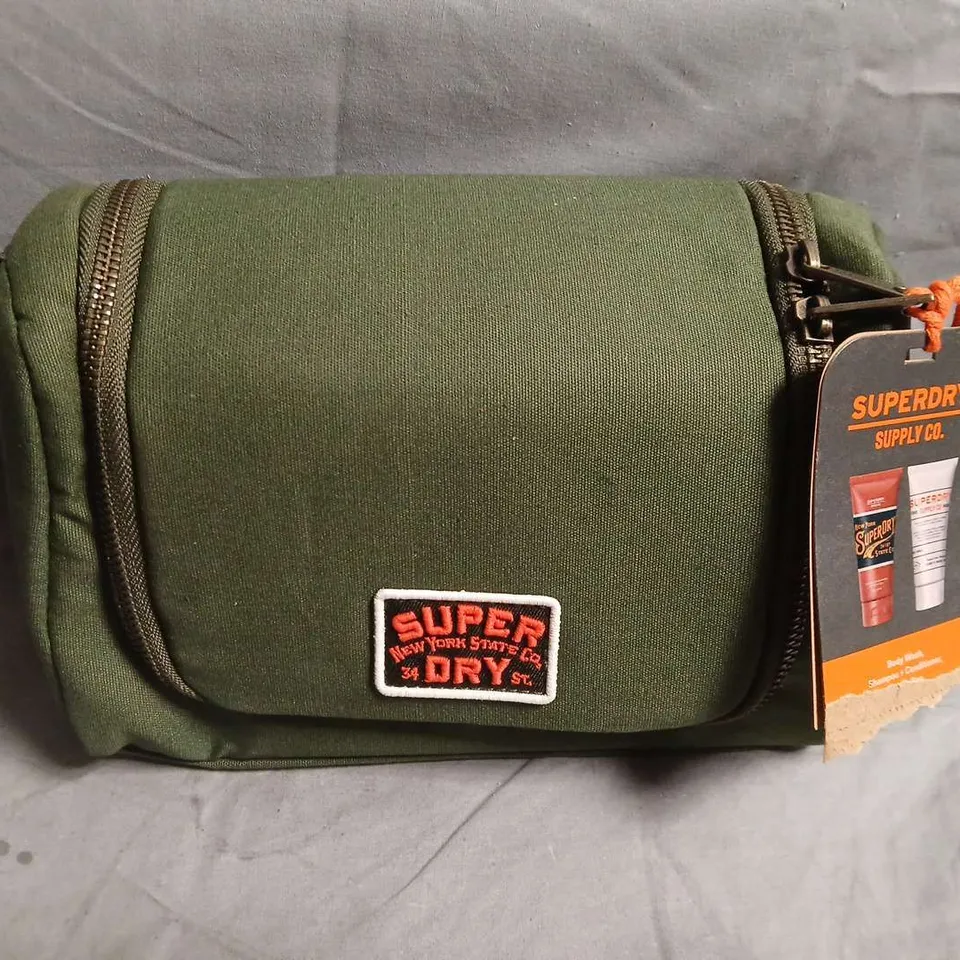 SUPERDRY SUPPLY CO BEAUTY GIFT SET 