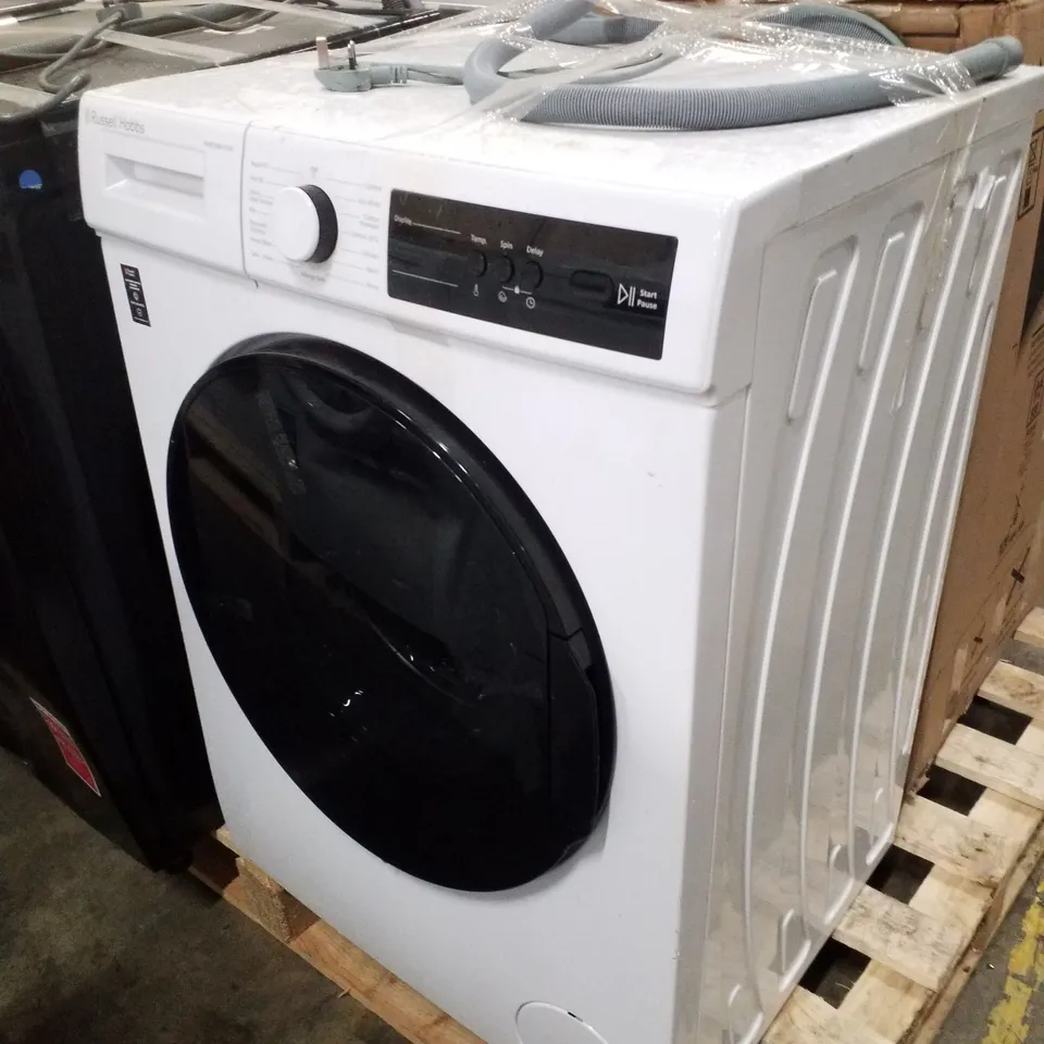 RUSSELL HOBBS FREESTANDING WASHING MACHINE - UNPROCESSED RAW RETURN
