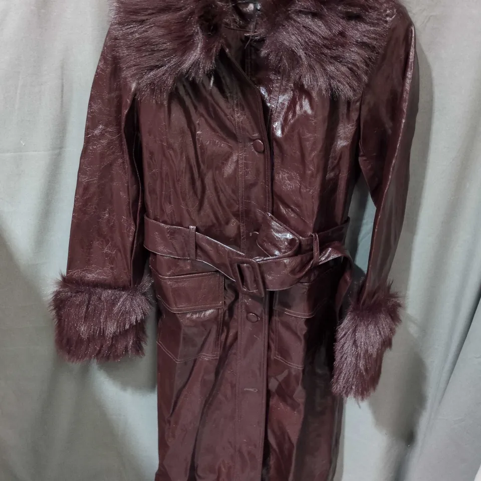 WOMEN'S BURGUNDY COAT WITH FUR TRIM AND BELT SIZE UK10