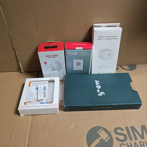 APPROXIMATELY 15 ASSORTED ELECTRICAL ITEMS TO INCLUDE USB-C TO LIGHTENING CABLE, PUSH BUTTON TRANSMITTER, MOUSCASE SCREEN PROTECTOR, ETC
