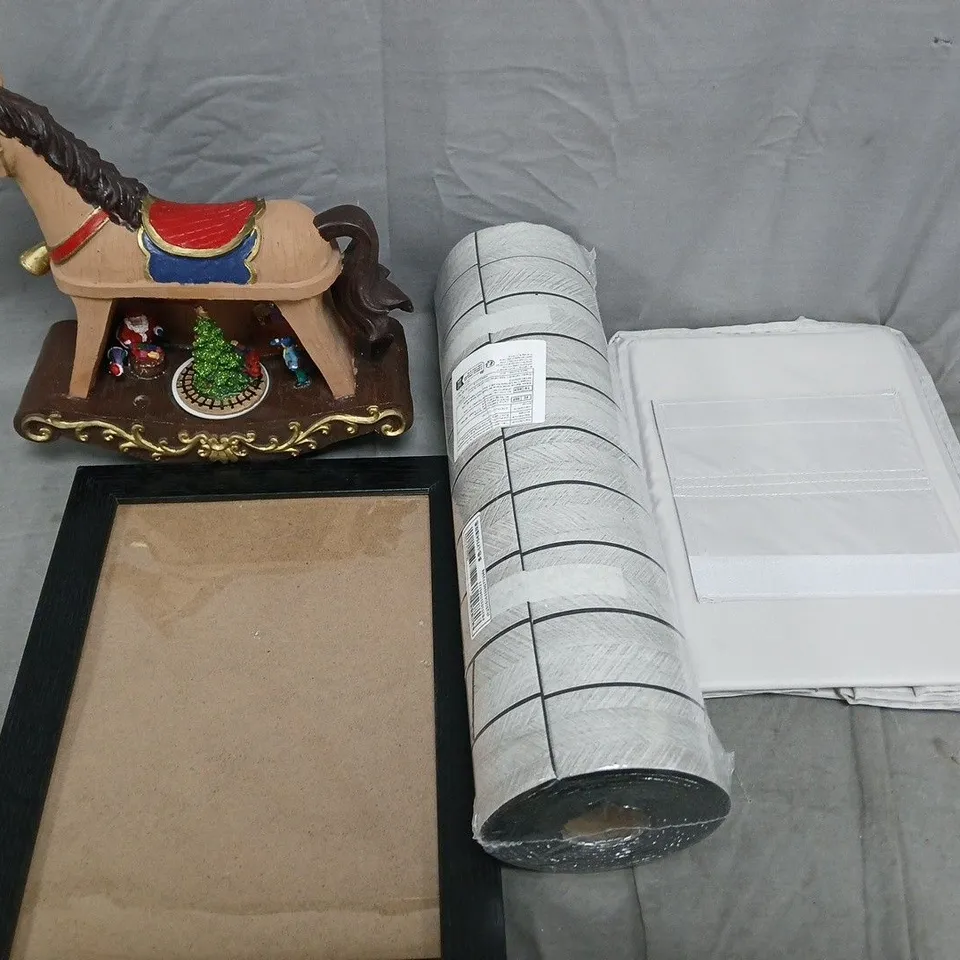 APPROXIMATELY 15 ASSORTED HOUSEHOLD PRODUCTS TO INCLUDE HOME DECOR, WALLPAPER, PICTURE FRAME ETC