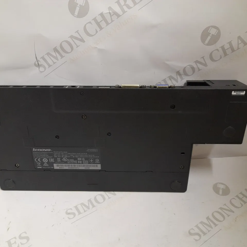 LENOVO 40A1 THINKPAD PRO DOCKING STATION	