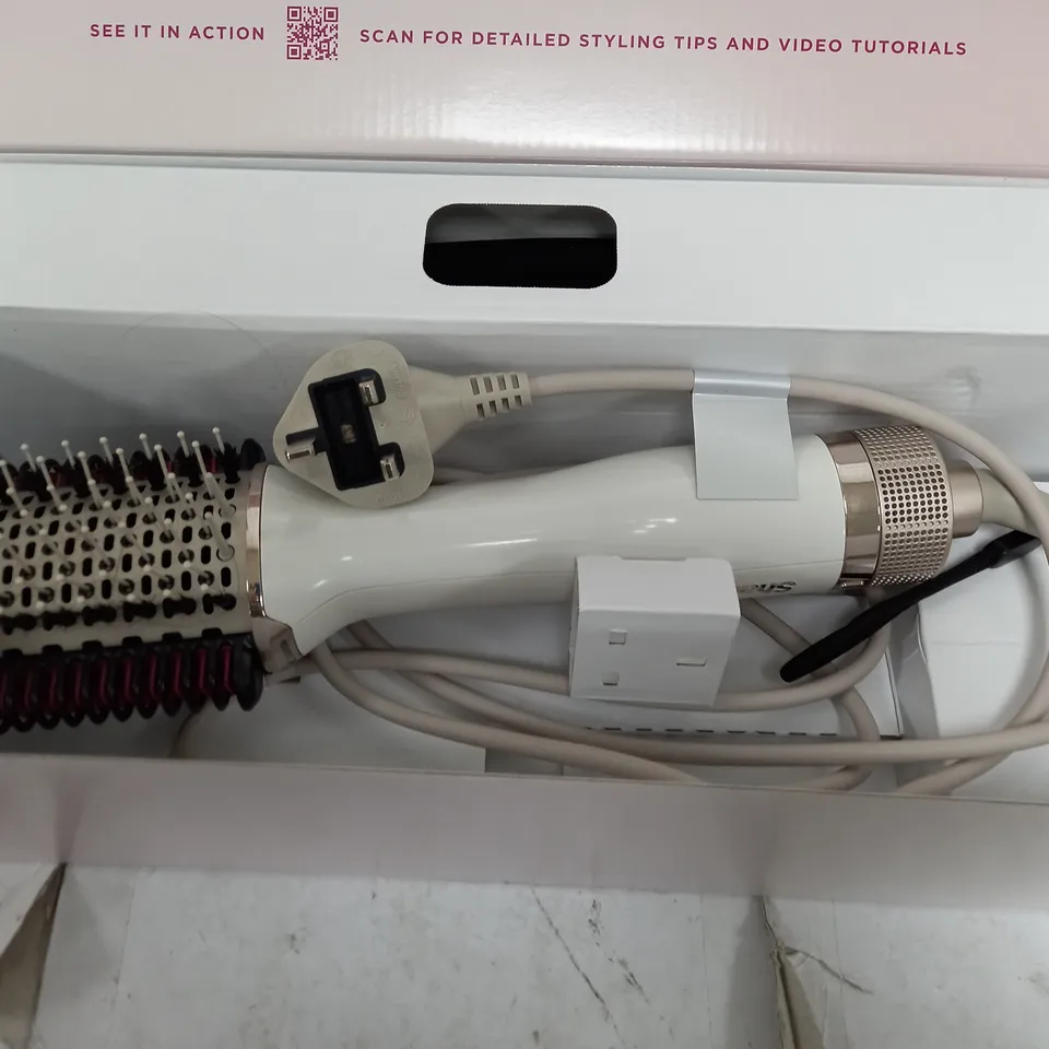 BOXED SHARK SMOOTHSTYLE HOT BRUSH & SMOOTHING COMB