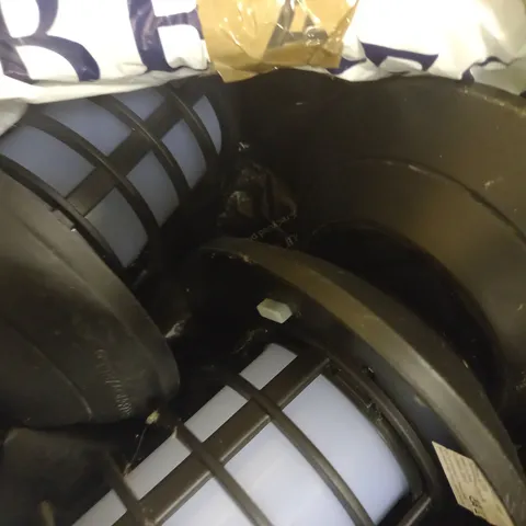 BELL & HOWELL SET OF SOLAR 21 LUMENS DUAL FUNCTION FLAME/ WHITE STAKE LIGHTS