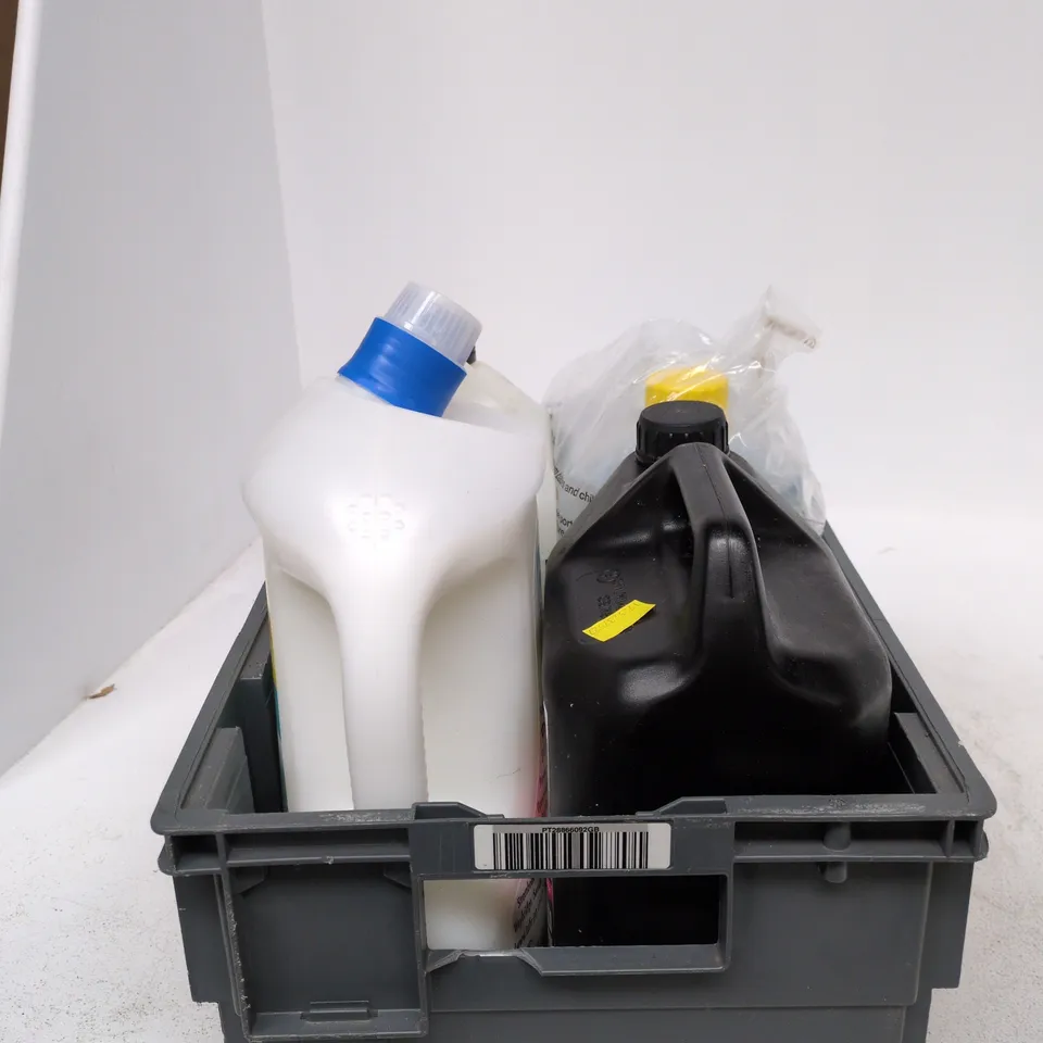 TOTE OF APPROXIMATELY 3 ASSORTED ITEMS TO INCLUDE FAIRY MEGA PACK, JUICY CHERRY SNOW PRO 5L ETC