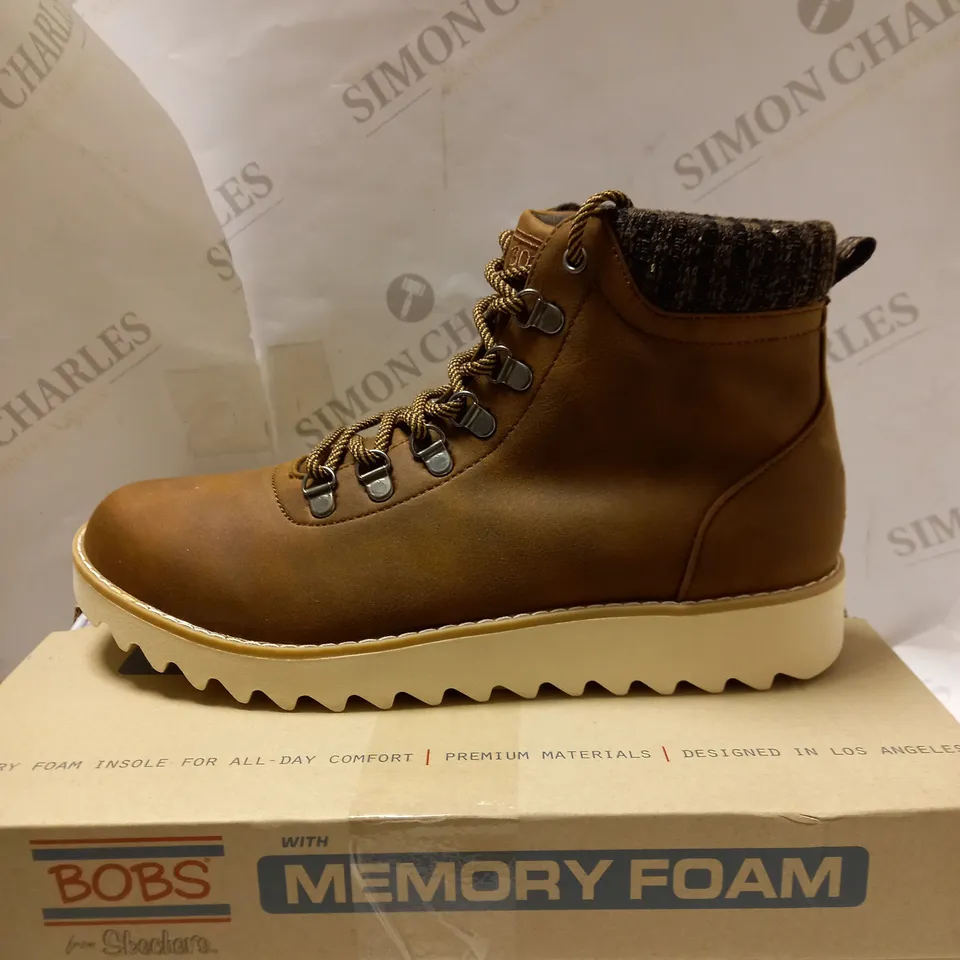 SKECHERS BROWN HIKING BOOTS - SIZE 8