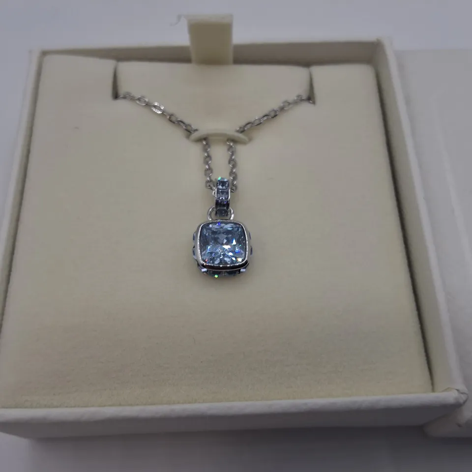 BOXED SWAROVSKI PENDANT NECKLACE