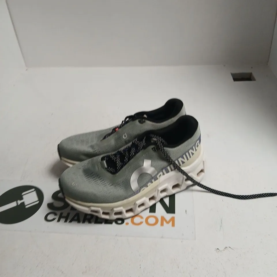 ON RUNNING CLOUD SNEAKERS – GREY/CHARCOAL, UK 6 (US 8.5)