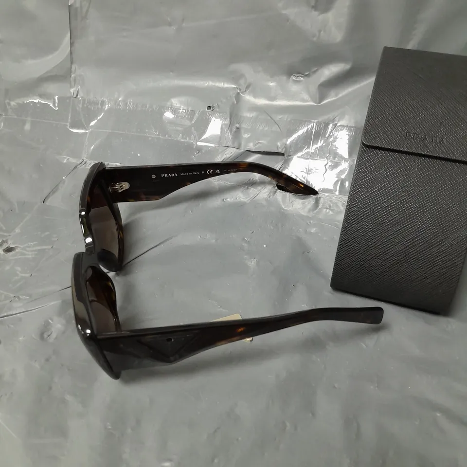 BOXED PRADA IRREGULAR SUNGLASSES 