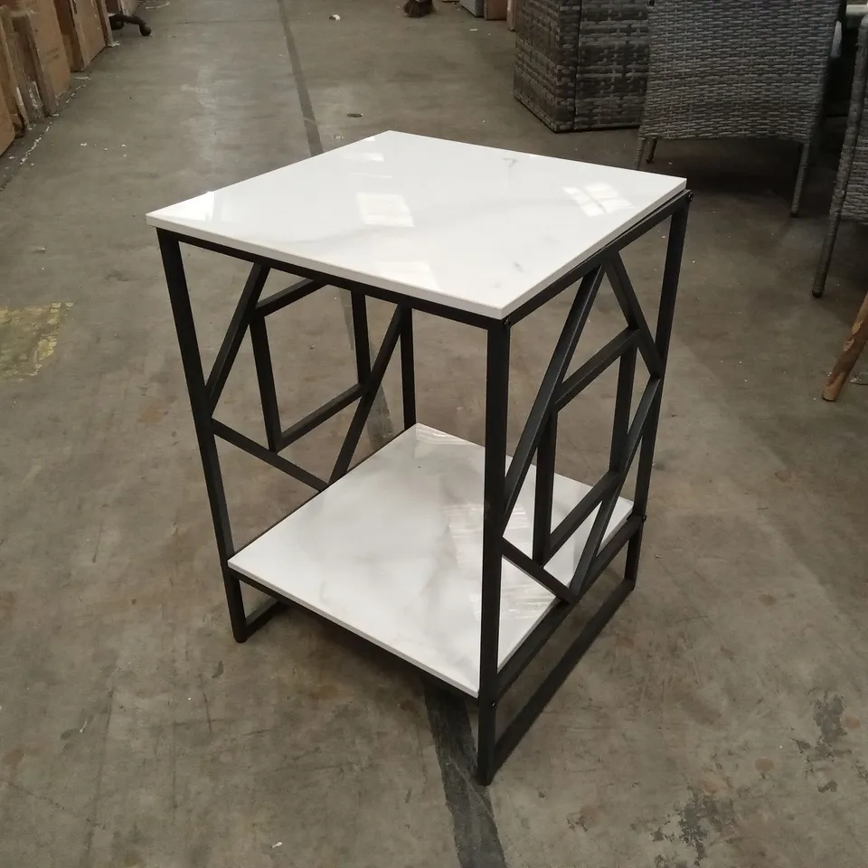 ALMAND SIDE TABLE