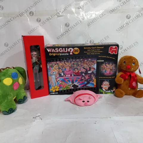 BOX OF APPROX 20 ASSORTED TOYS TO INCLUDE - NUTCRACKER - STRICTLY CANT DANCE - KEELECO GINGER BREAD ECT