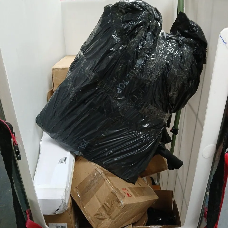 CAGE OF APPROXIMATELY 10 ASSORTED ITEMS TO INCLUDE INDOOR/OUTDOOR COLOUR CHANGING STAR ORNAMENT, STAINLESS STEEL SOLAR LIGHTS, WALKING CANE ETC