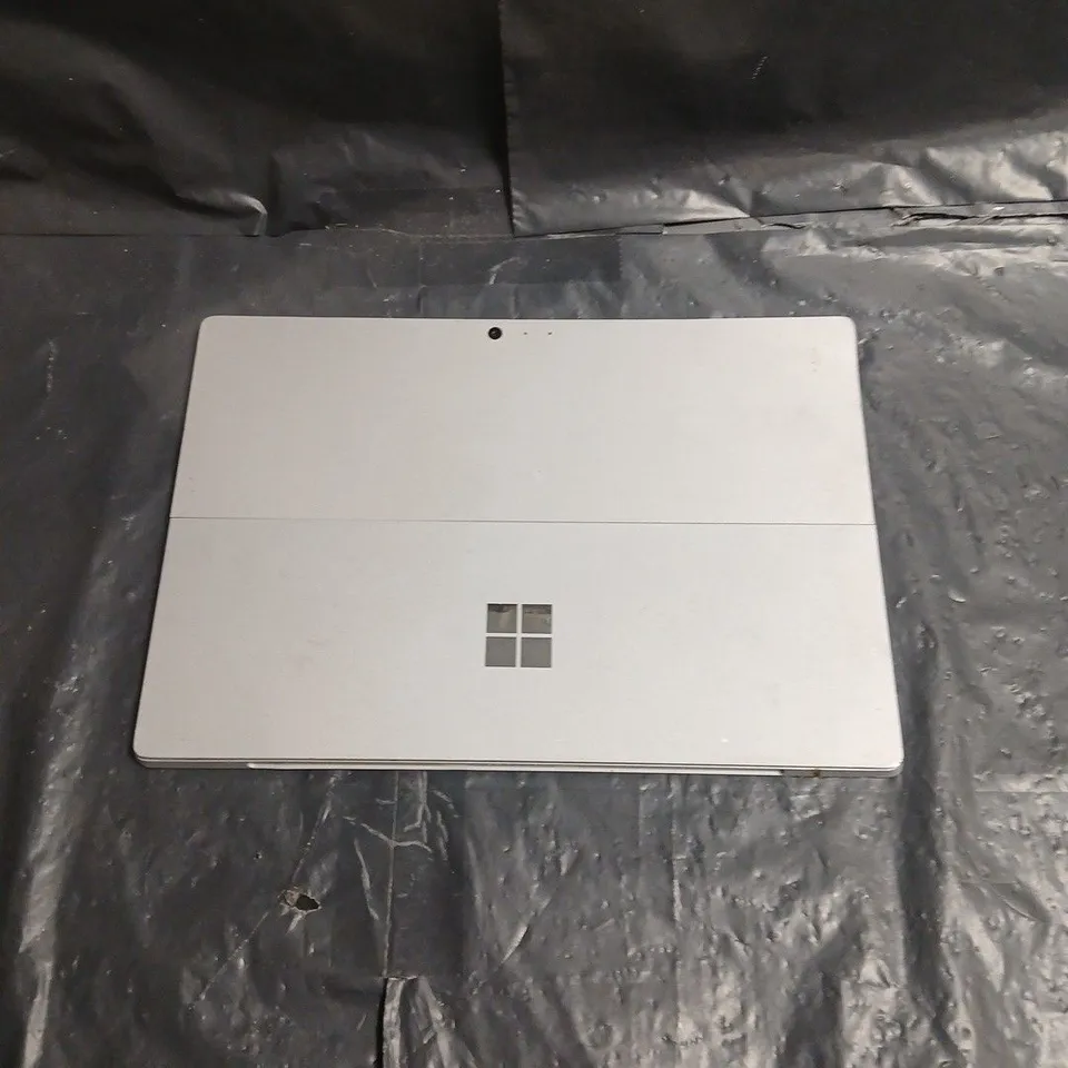MICROSOFT TABLET – SILVER, WITH STAND