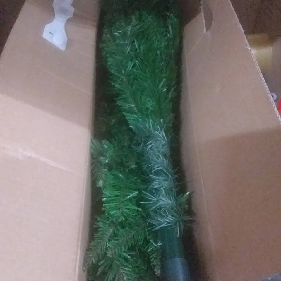 BOXED NORWAY SPRUCE 180CM CHRISTMAS TREE