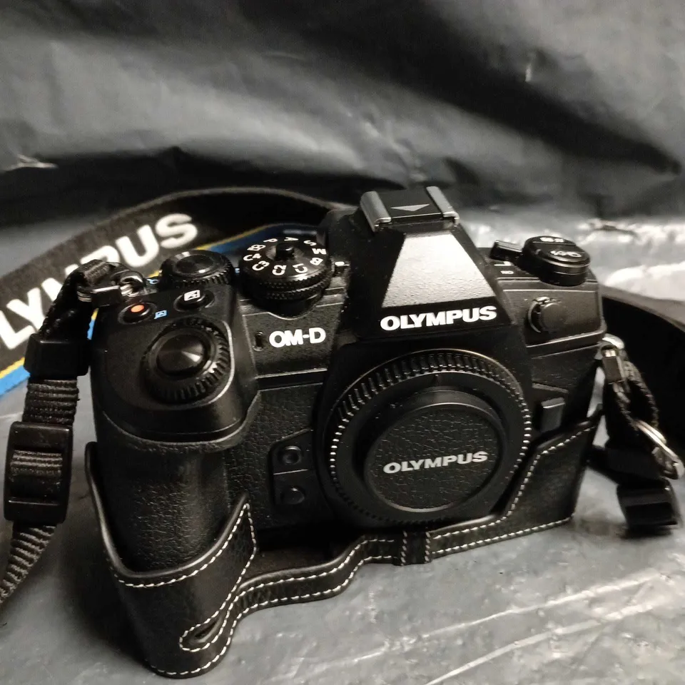 OLYMPUS OM-D DIGITAL CAMERA 