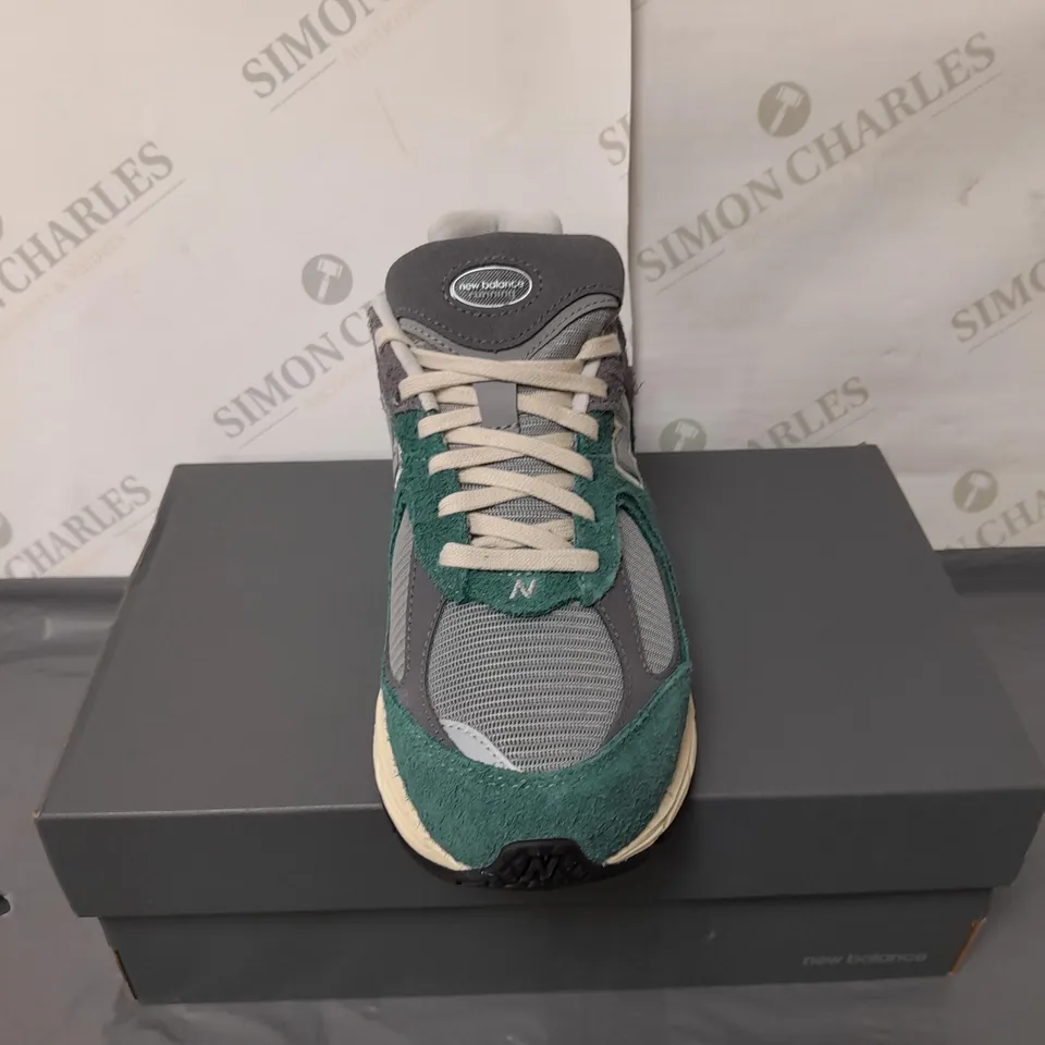NEW BALANCE MENS TRAINERS SIZE 9