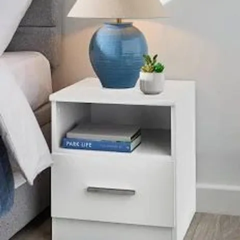 BOXED PANAMA 1 DRAWER BEDSIDE CABINET - WHITE (1 BOX)