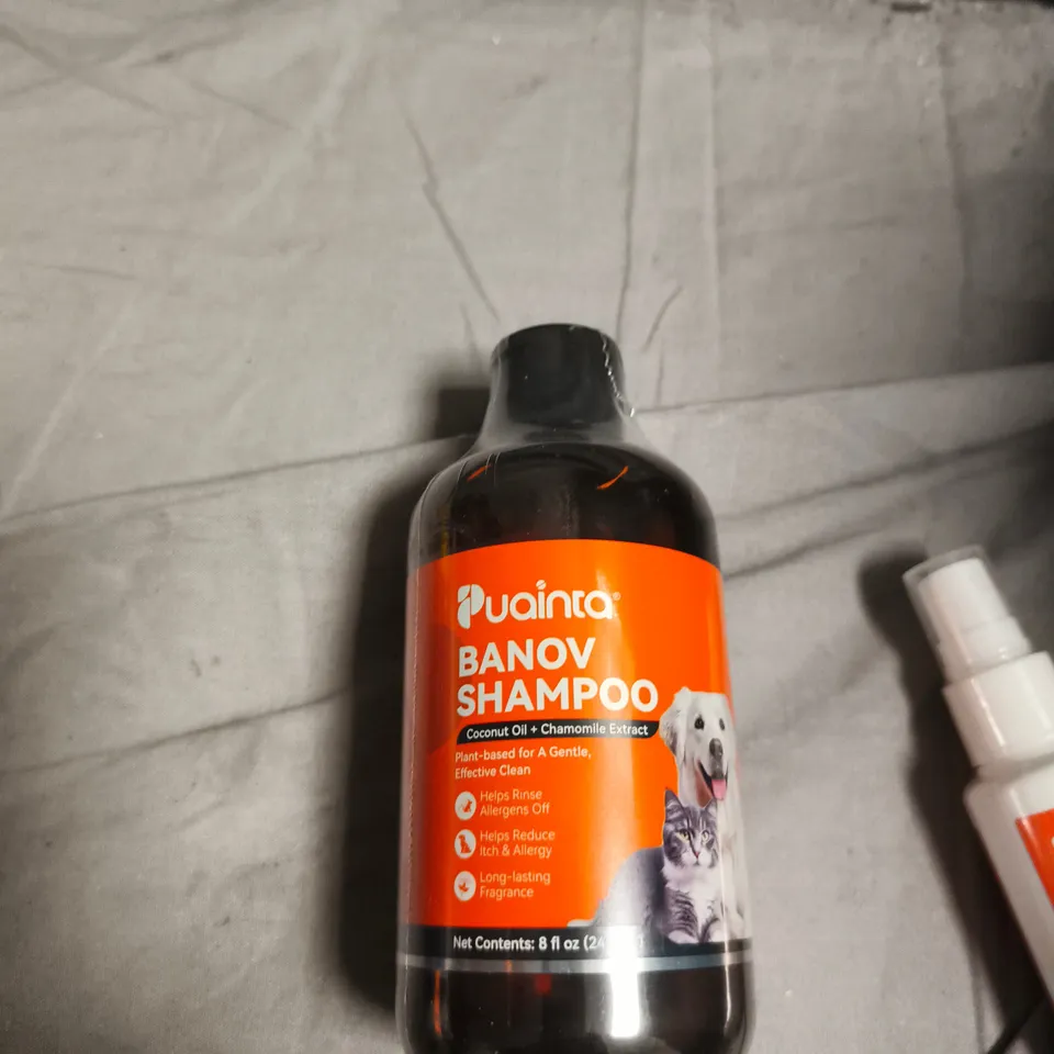 APPROXIMATELY 30 ASSORTED PET ITEMS INCLUDING LITTLE LIKIT HORSE TREATS , BANOV SHAMPOO AND PIPPOT SKIN SPRAY