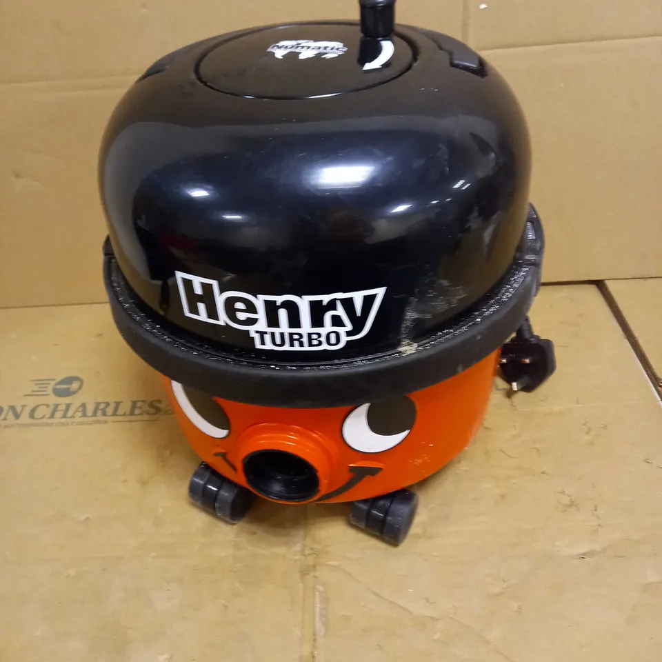 NUMATIC HVT160 HENRY VACUUM CLEANER