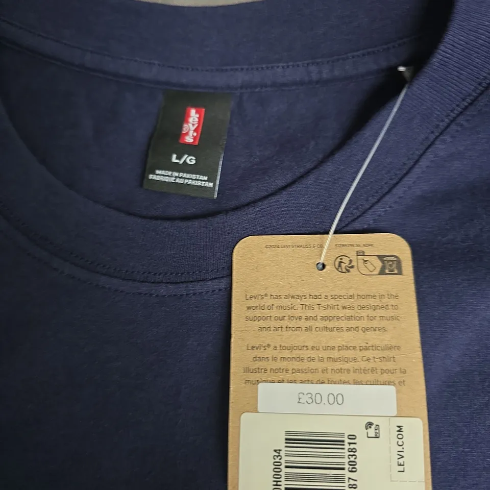 LEVI'S NAVY T-SHIRT – UK LARGE (L/G)