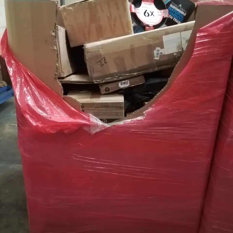 PALLET CONTAINING VARIOUS ASSORTED BOXED HOUSEHOLD ITEMS TO INCLUDE: NON STICK PAN, BAMBOO BATH TRAY, CAT CLIMBING TREE, VANITY UNIT AND LOTS MORE UNMARKED BOXED ITEMS 
