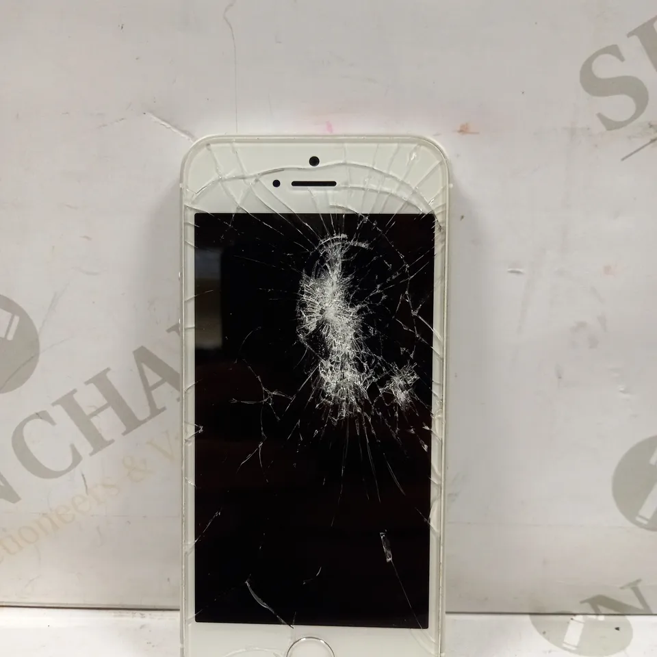 APPLE IPHONE SE (1ST GENERATION - A1662)