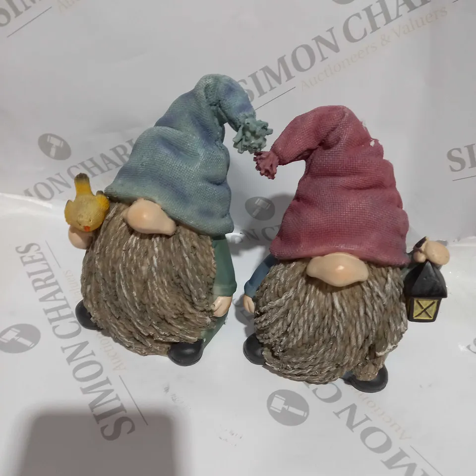 BOXED PAIR OF LED GNOMES