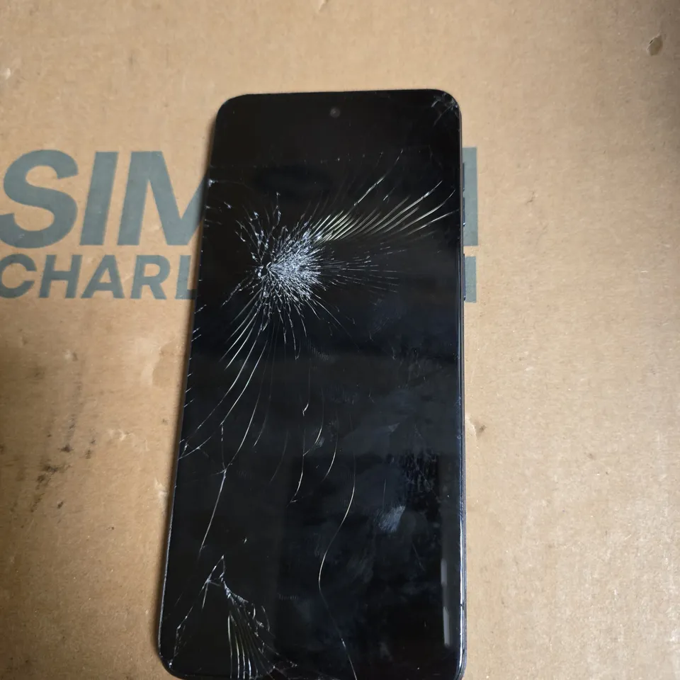 MOTOROLA SMARTPHONE XT2343-2 – BLACK, CRACKED SCREEN 