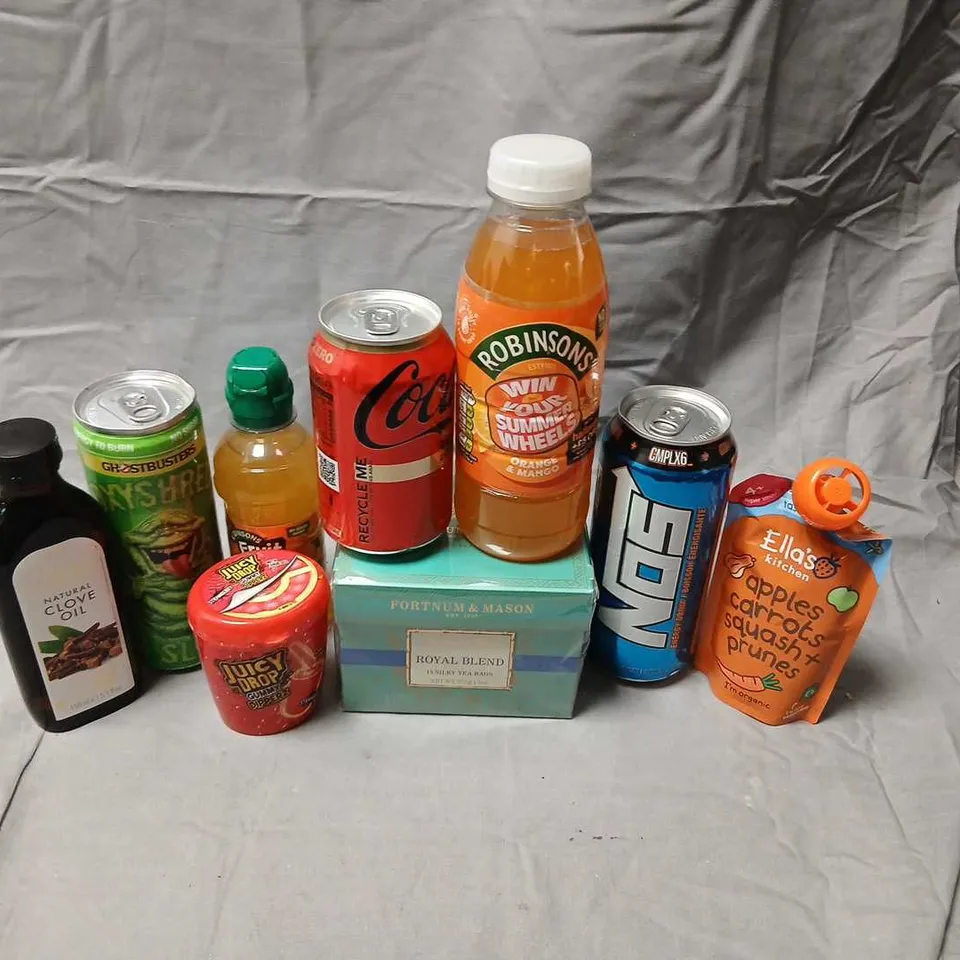 APPROXIMATELY 19 ASSORTED PRODUCTS TO INCLUDE; ROBINSONS FRUIT SHOOT, TRIP, NATURAL CLOVE OIL, ELLAS KITCHEN AND FORTNUM AND MASON TEA BAGS