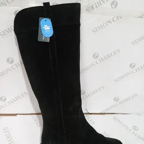 BOXED EMU EXPLORER HERVEY WATERPROOF KNEE BOOTS, BLACK - SIZE 7